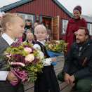 Fine blomsterbarn ventet Kronprinsparet i Å. Foto: Lise Åserud, NTB scanpix